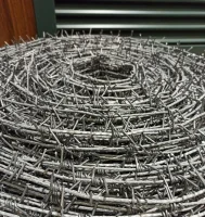 1 Колючая проволока КЦ-1, покрытая цинком, перед отправкой в Томск