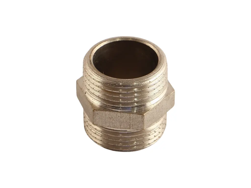 Ниппель 3/4х1/2", латунный, переходной