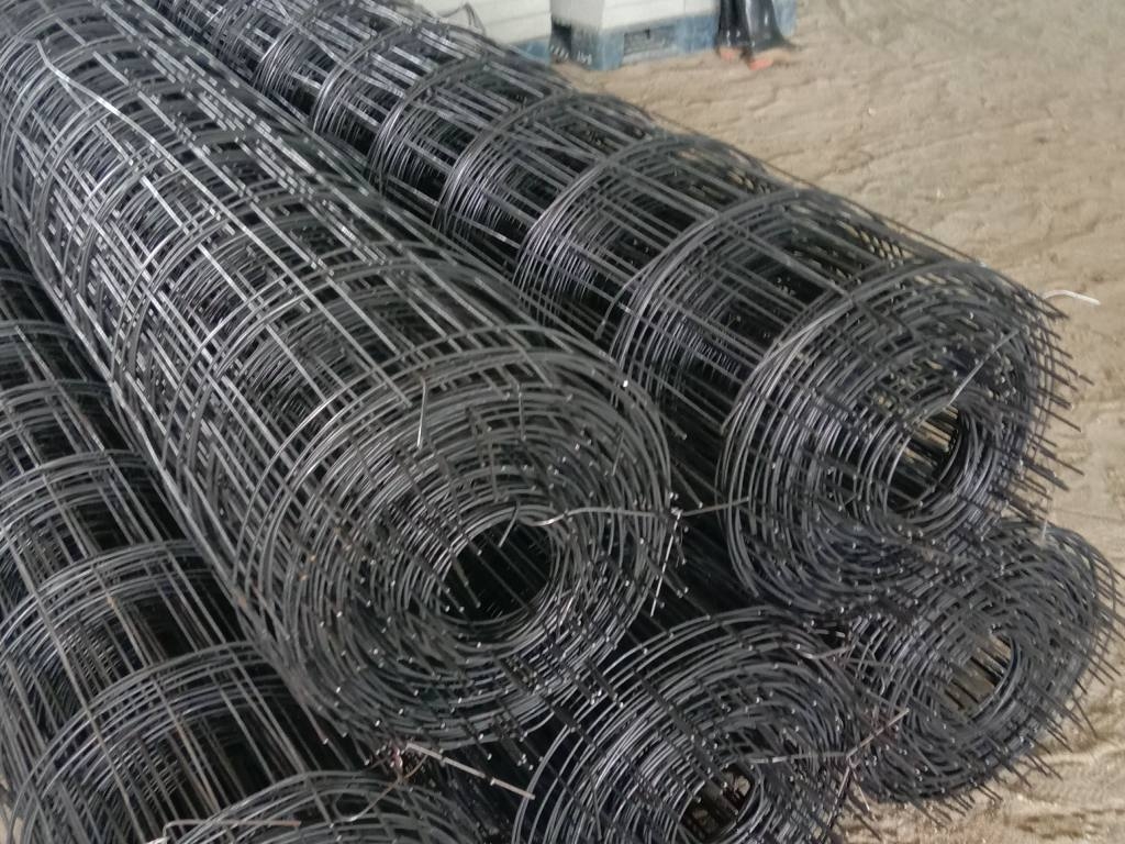 Сетка дорожная 100x100x4 мм, сварная, стальная, размеры сетки: 2x3 м, вес 1 кв. м. 1.97 кг, цена за штуку