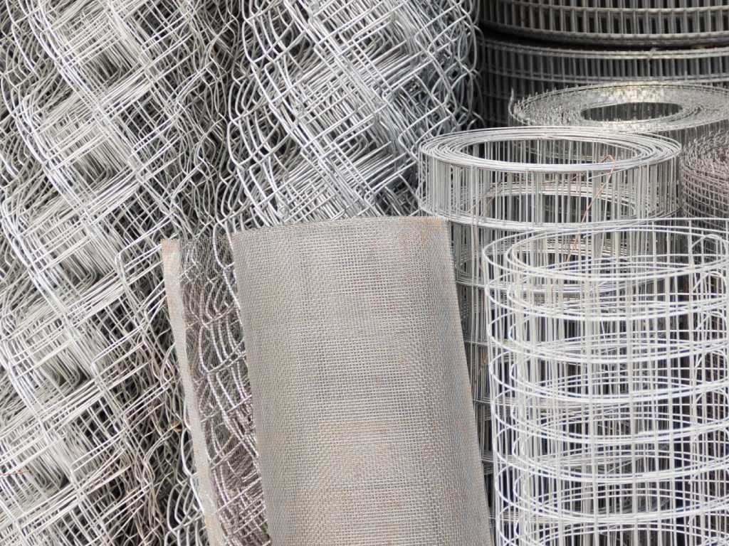 Сетка штукатурная оцинкованная 20x20x0.6 мм, сварная, в рулонах, размеры сетки: 1x25 м, вес 1 кв. м. 0.22 кг, цена за м2